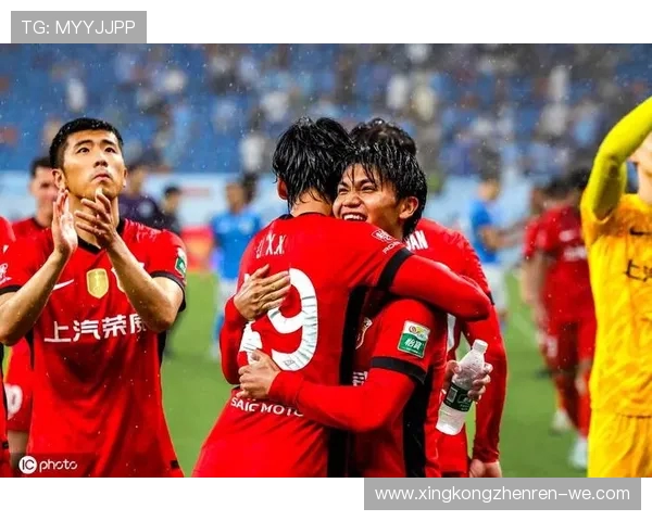 中超解说员精彩点评：激烈赛场背后的故事与精彩瞬间解析